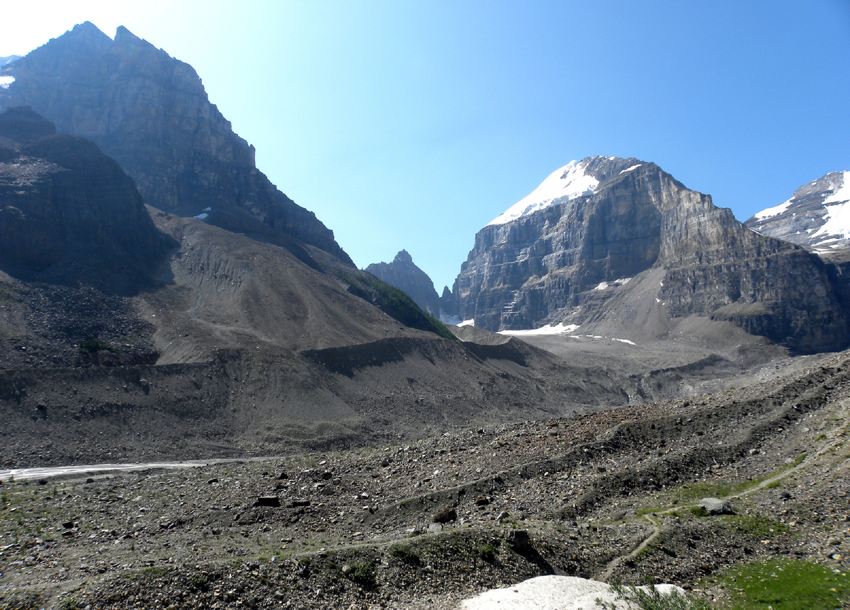 Ледниковые морены над озером Луиза, Альберта, Канада. Фото: взято из en.wikipedia.org