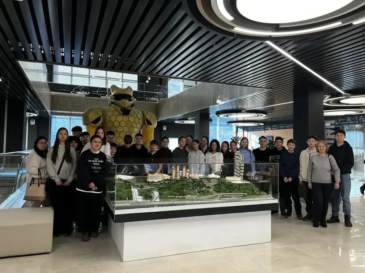     Уҡыусылар биологик-медицина йүнәлешендәге маршрутта ҡатнашты