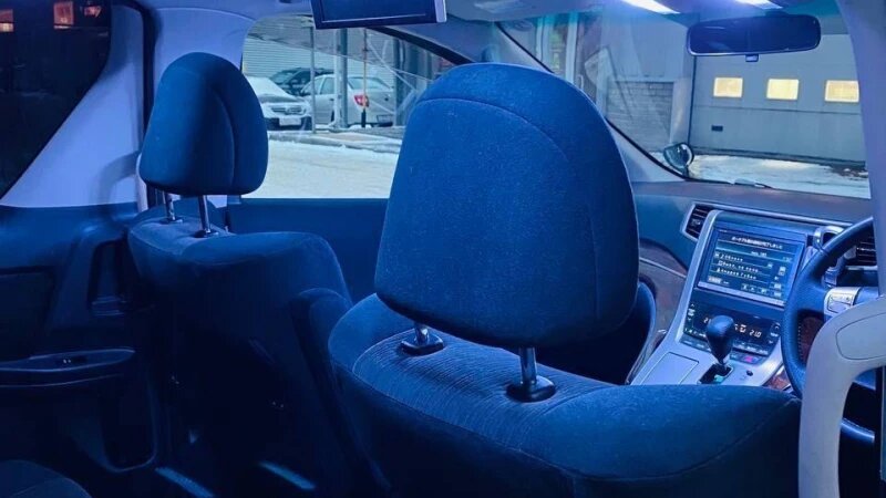     Toyota Vellfire продают в Барнауле. drom.ru