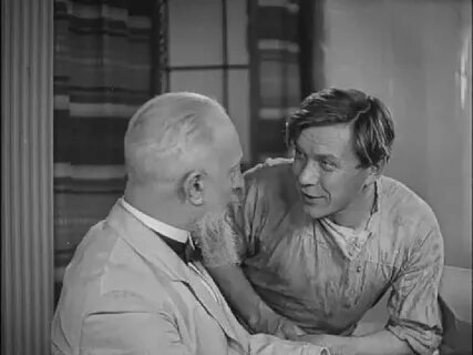 Денежное возмещение за утрату трудоспособности на производстве существовало и в Российской империи .