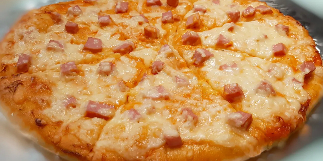 Домашняя пицца в духовке. Очень вкусная! Простой рецепт