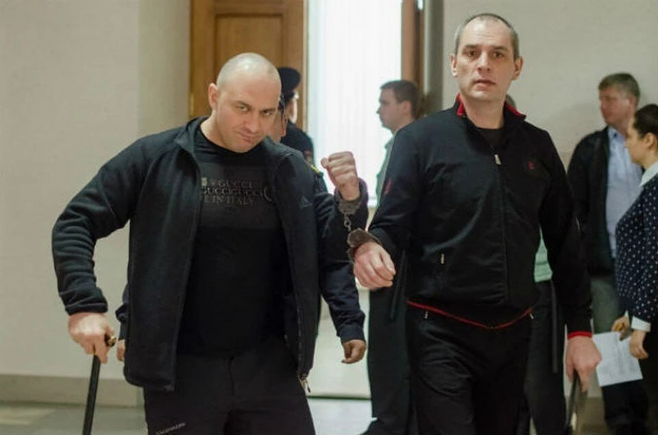 Сергей Козаев (слева) и Сергей Догадин, двое из четверых осужденных по делу об убийстве Дергилева. Вину никто из них не признал. Фото: архив «КП»