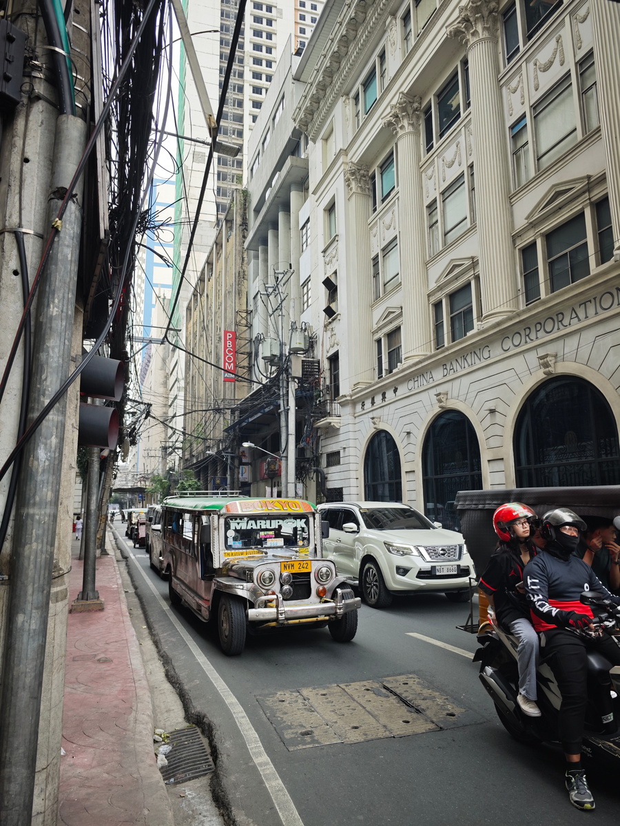 Узкие улицы по пути к Бинондо