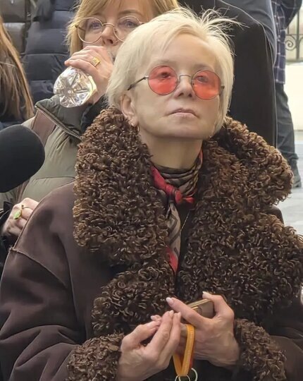    Евдокия Германова на открытии доски Олегу Табакову.Феликс Грозданов