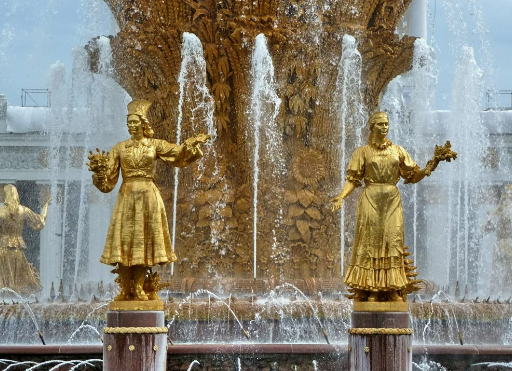 Сможете по фото определить, какие республики представлены этими девушками?