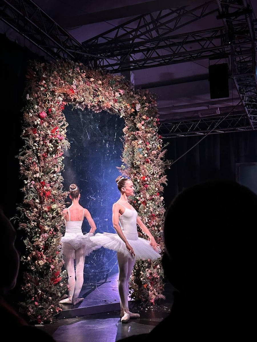 Сцена из спектакля «Вий. Домыслы». Арт-платформа. Фото автора.