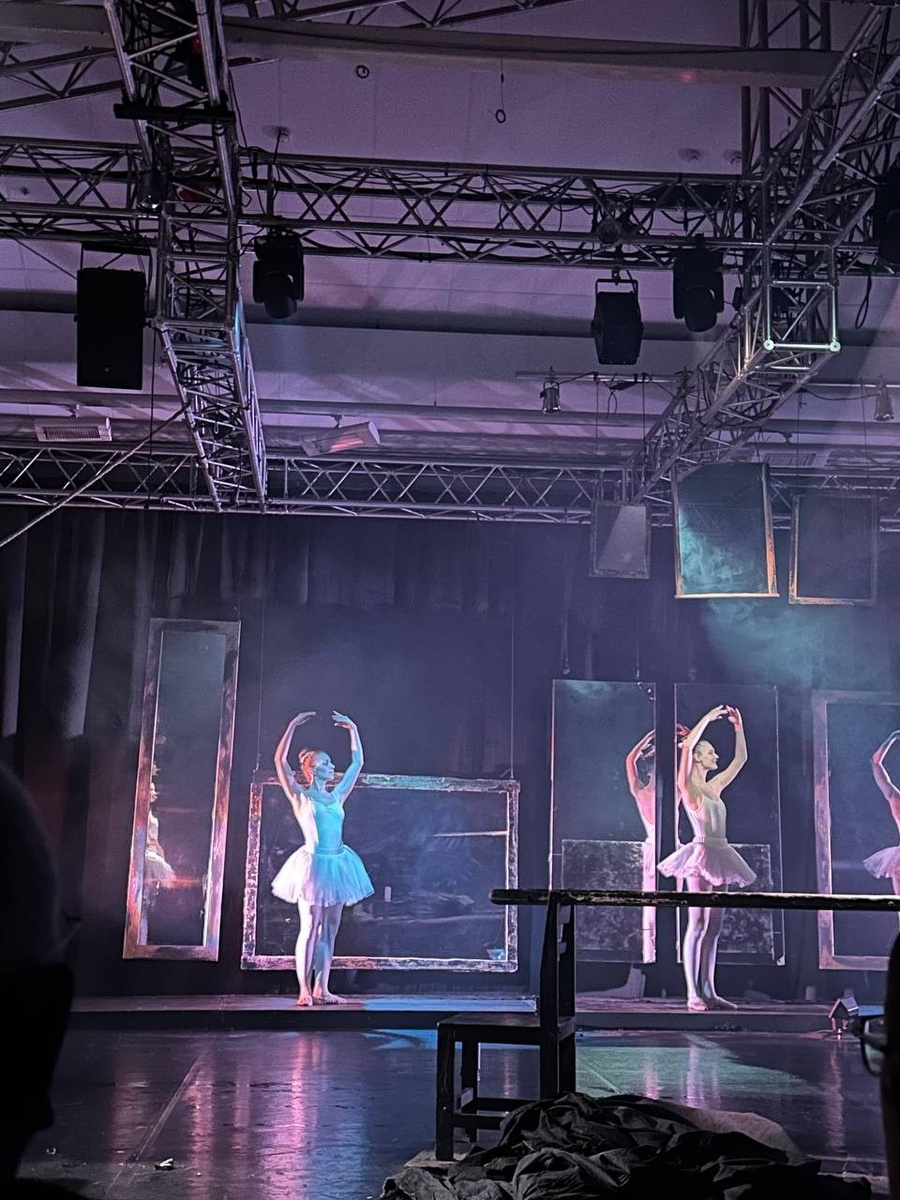 Сцена из спектакля «Вий. Домыслы». Арт-платформа. Фото автора.