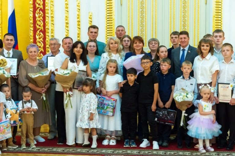    Региональный этап конкурса «Семья года» соберёт сто лучших семей Оренбуржья Оренбуржье