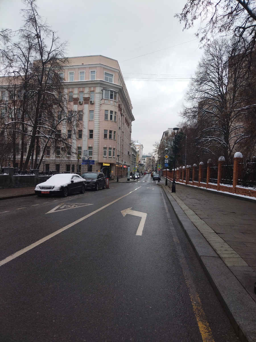 Леонтьевский переулок