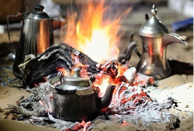 фото из Pinterest Древний традиционный способ приготовления кофе в арабских странах