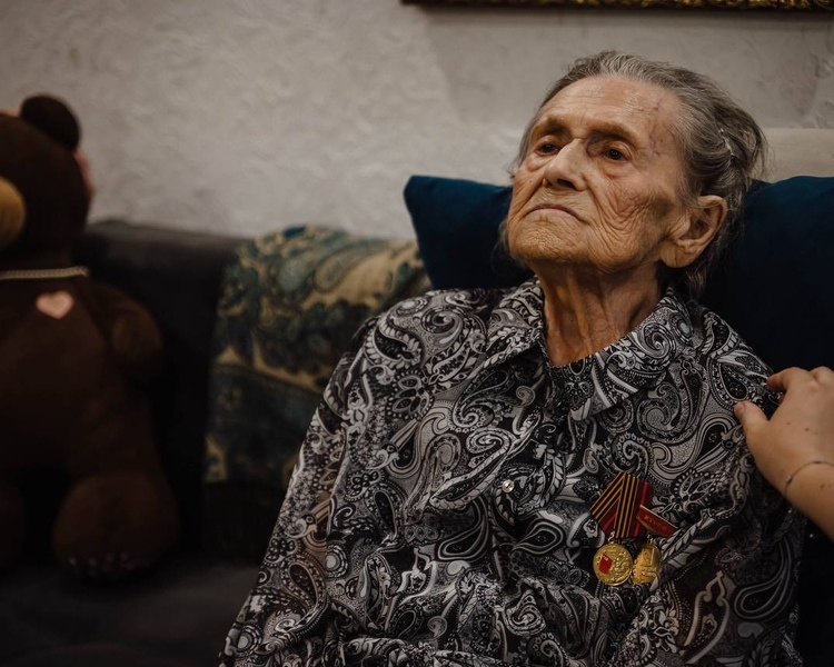    В Курске не стало 100-летнего ветерана Клавдии Гусельниковой