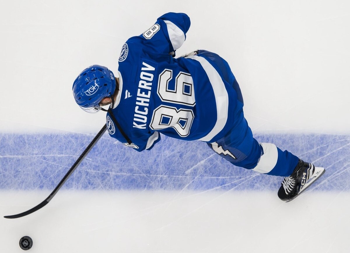     NHL.com: Кучеров лидирует в одной из самой плотных гонок за «Харт» в истории — возможен фотофиниш