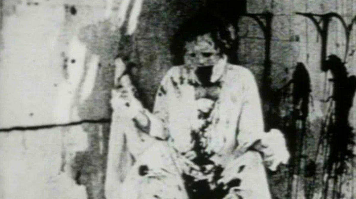 Чисто я, когда ем что-то неаккуратно с соусом. 