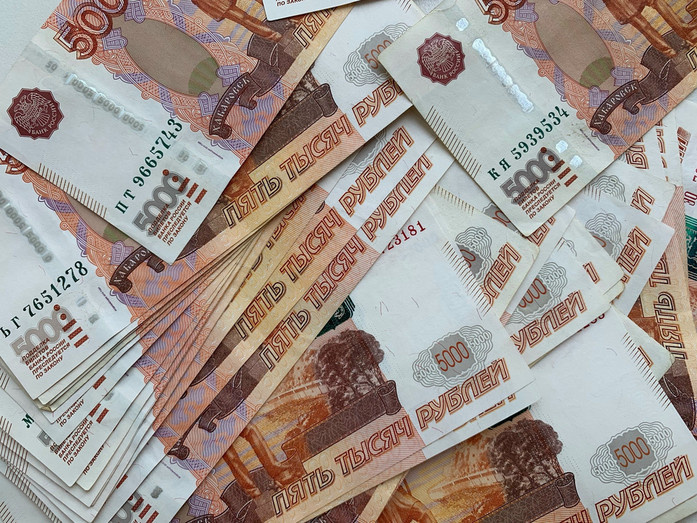 Золото: волатильность цен и падение спроса