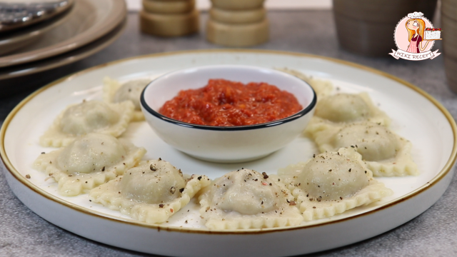 Просто объедение! Пельмени я с уткой: один раз попробовала и теперь готовлю постоянно