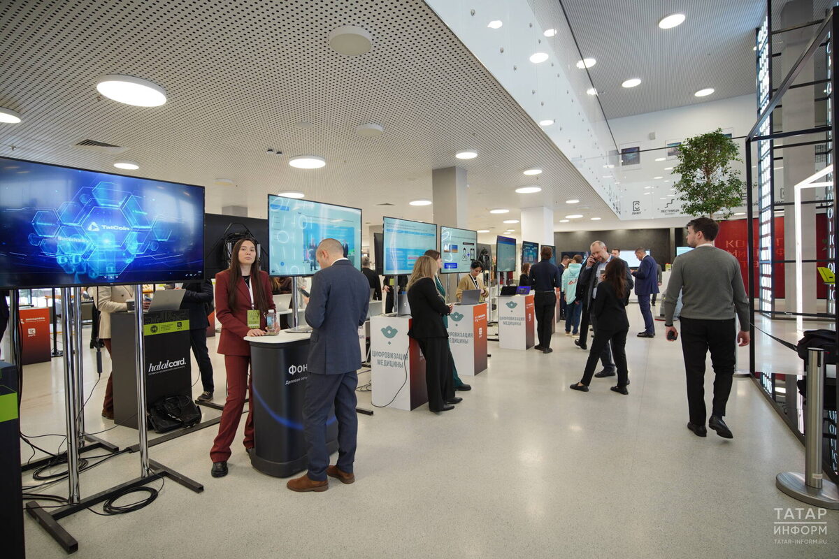 Выставка на заседании коллегии Минцифры РТФото: © Владимир Васильев / «Татар-информ»