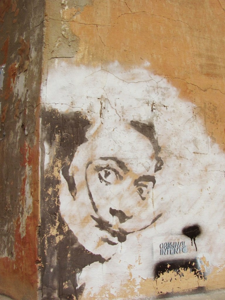 Сальвадор Дали на улицах Ангарска со мной согласен;)