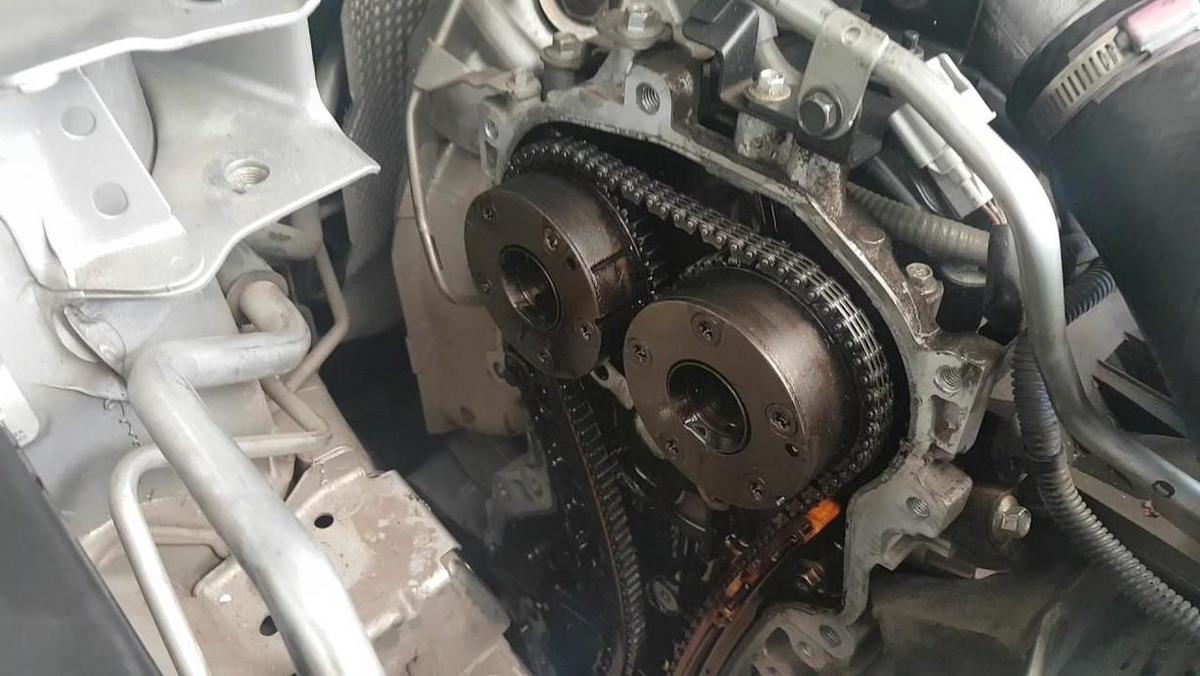     Двигатель с цепным приводом