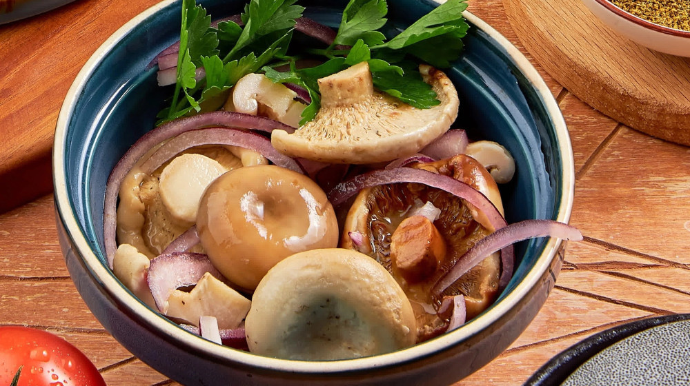    Солёные грузди и селёдка — взрыв вкуса, который вас удивит