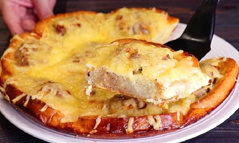Готовим мясной пирог без теста за 10 минут: секреты сочного и сытного завтрака