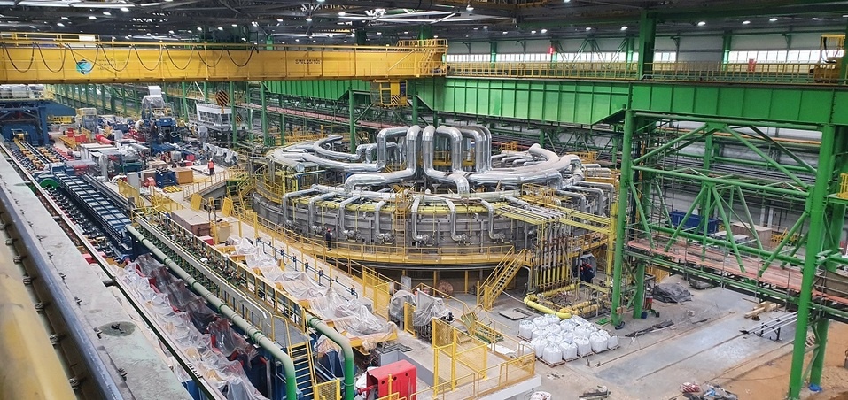 «100 ТОНН» перевозит заводы целиком