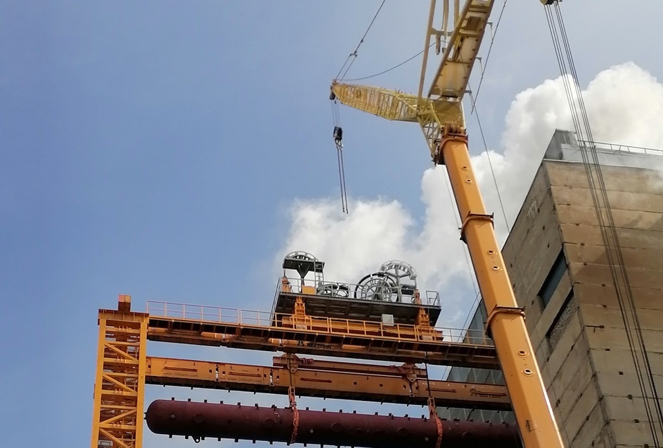 Сложные индустриальные переезды вместе со 100 Тонн 