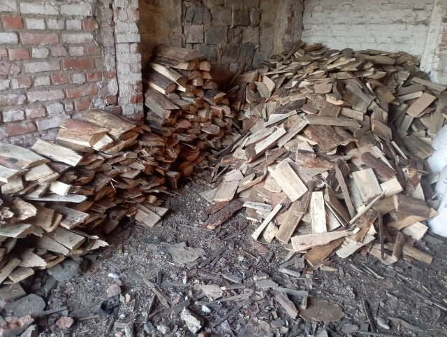 Дрова уже в приюте. Спасибо за помощь