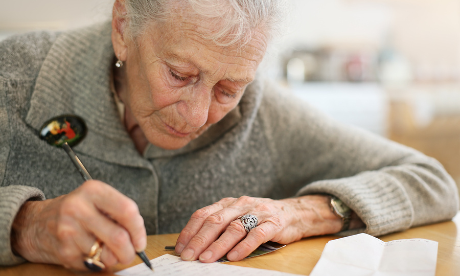Верховный суд: госорганы и чиновники не вправе принимать заявления только в электронном виде