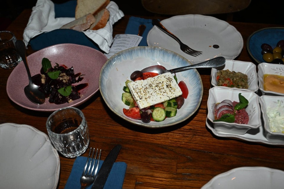    Нутрициолог Попова: Желудочно-кишечный тракт способен переварить смешанную пищу. Евгения ГУСЕВА