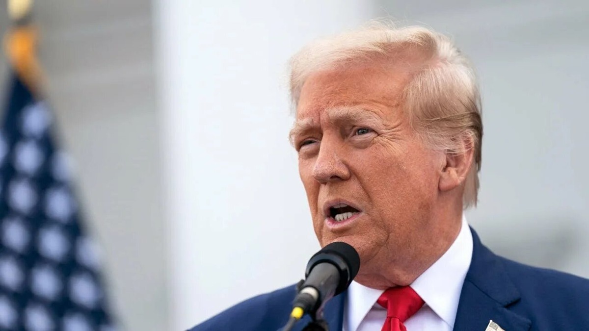 Дональд Джон Трамп — американский государственный и политический деятель, предприниматель, шоумен и миллиардер. С 20 января 2025 года — 47-й президент США от Республиканской партии.