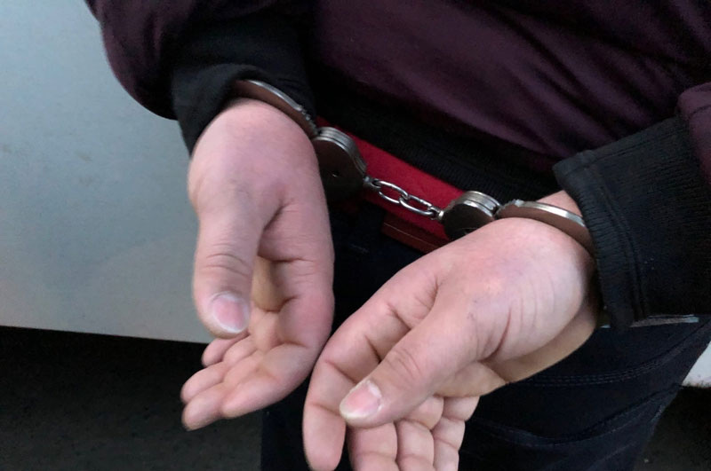    Положил телефон на витрину и лишился его: кражу раскрыли в Каменске-Уральском