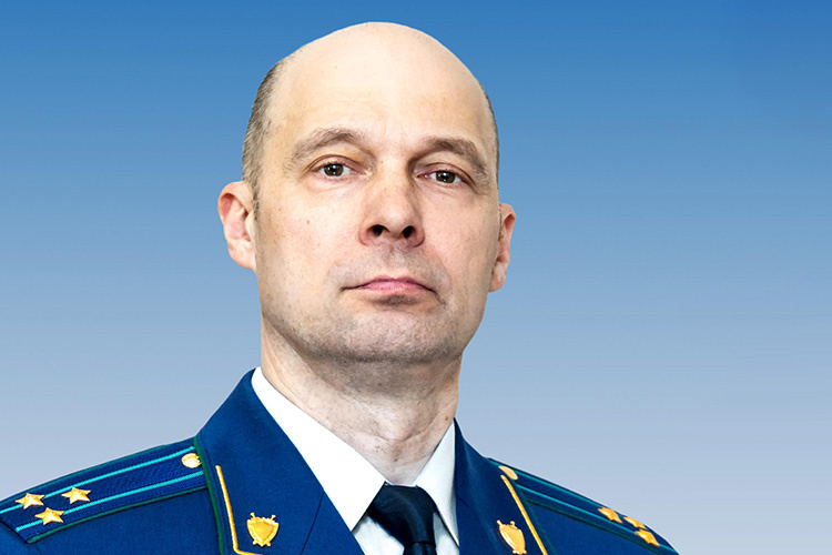    Новым зампрокурора Татарстана стал Владимир Посохов. Он работает в системе надзорного ведомства на протяжении 21 года.   
Фото: epp.genproc.gov.ru