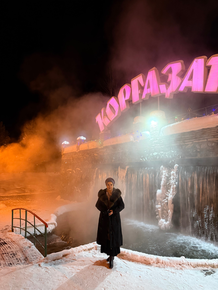 А теплый источник всегда теплый. И в жару, и в мороз. Он не меняет своей сущности. И своих целебных свойств 