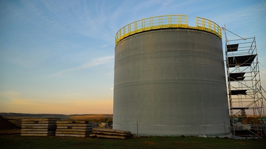      Рекорд без кавычек: резервуар на 2000 кубометров изготовлен методом намотки стеклопластиковых нитей
