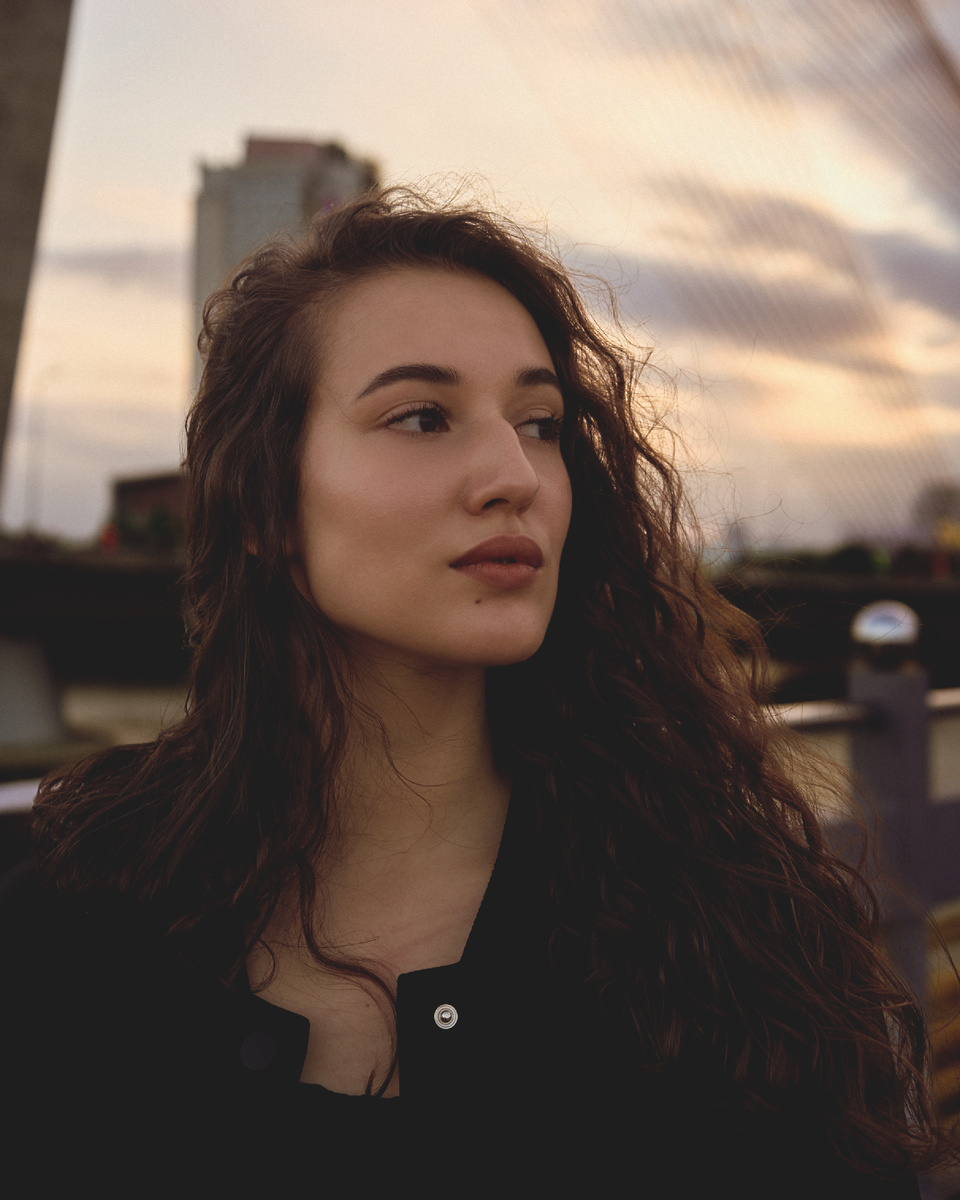 Полина - менеджер международного отдела