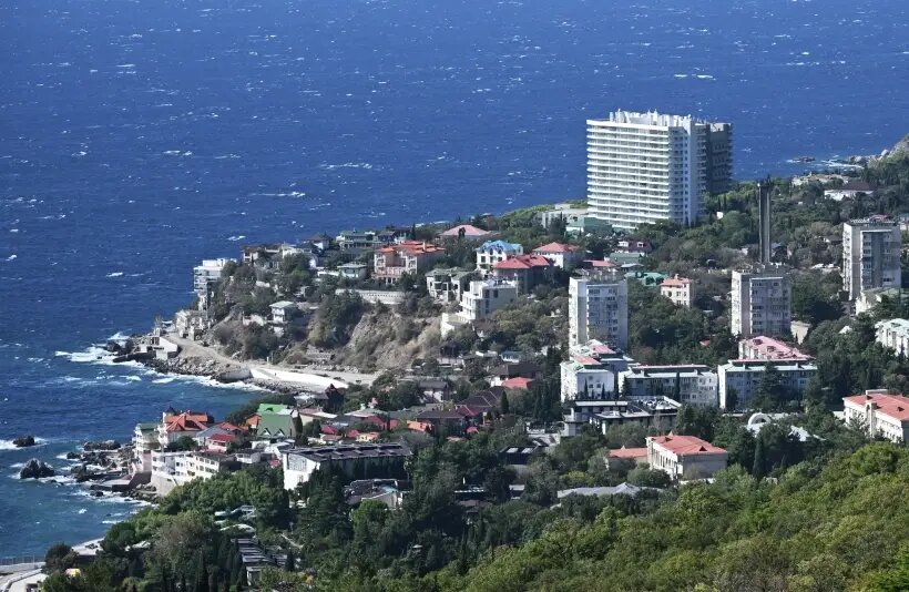     Территория санатория "Форос" на южном берегу Крыма. © РИА Новости. Константин Михальчевский