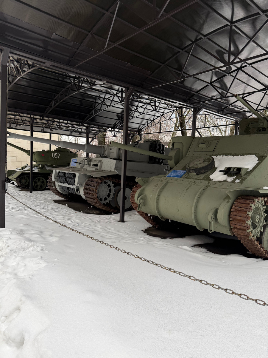 На территории, около пропускной