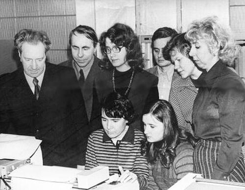 Отличие «советской женщины» от "современной" в жизни и в книгах