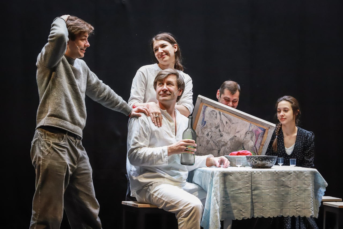 Спектакль «Гори, гори, моя звезда». © VK / Театр на Бронной. Сцена на Стромынке / Ekaterina Moneva