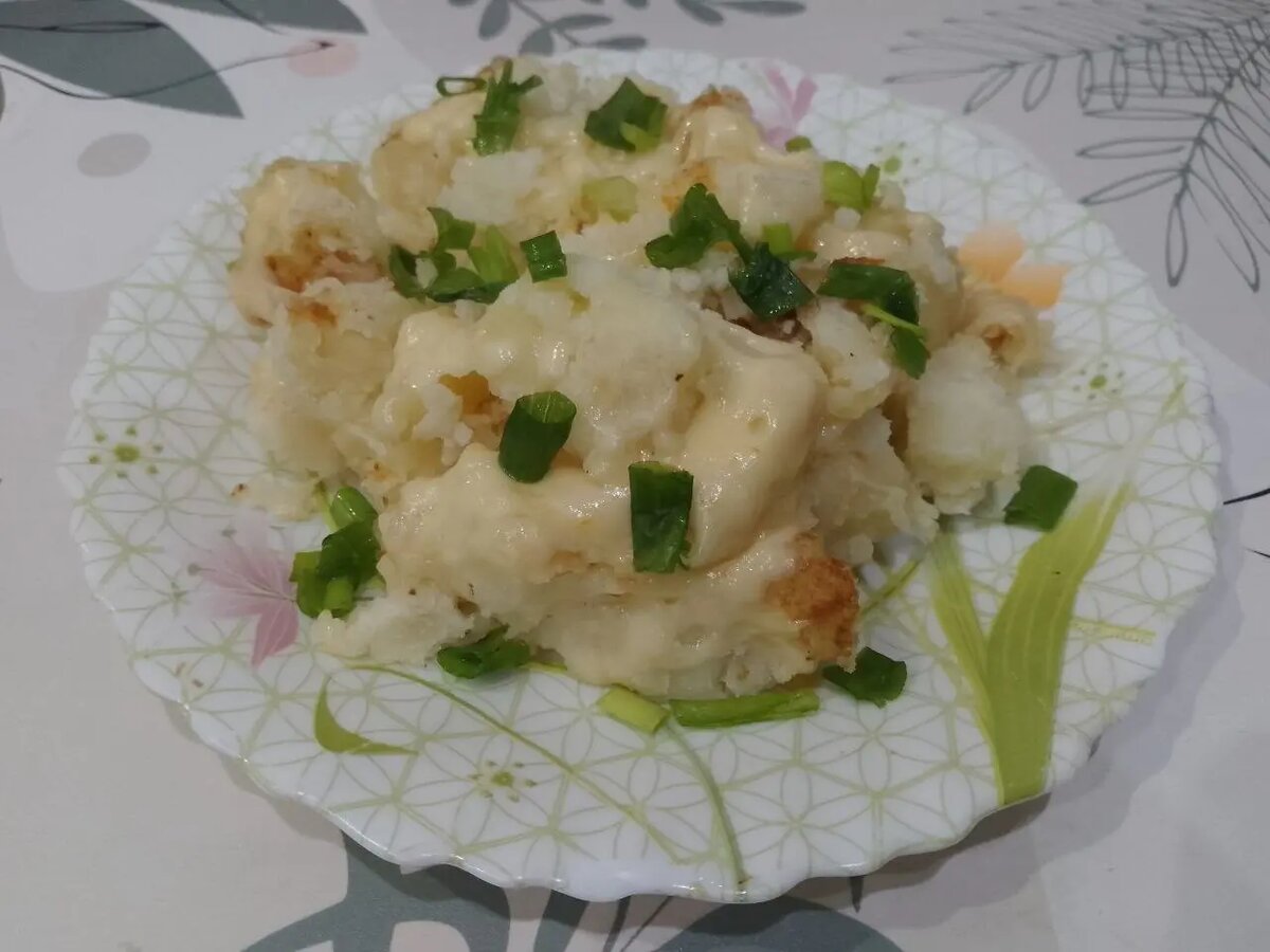 Картофель с сыром и сметаной, на сковороде