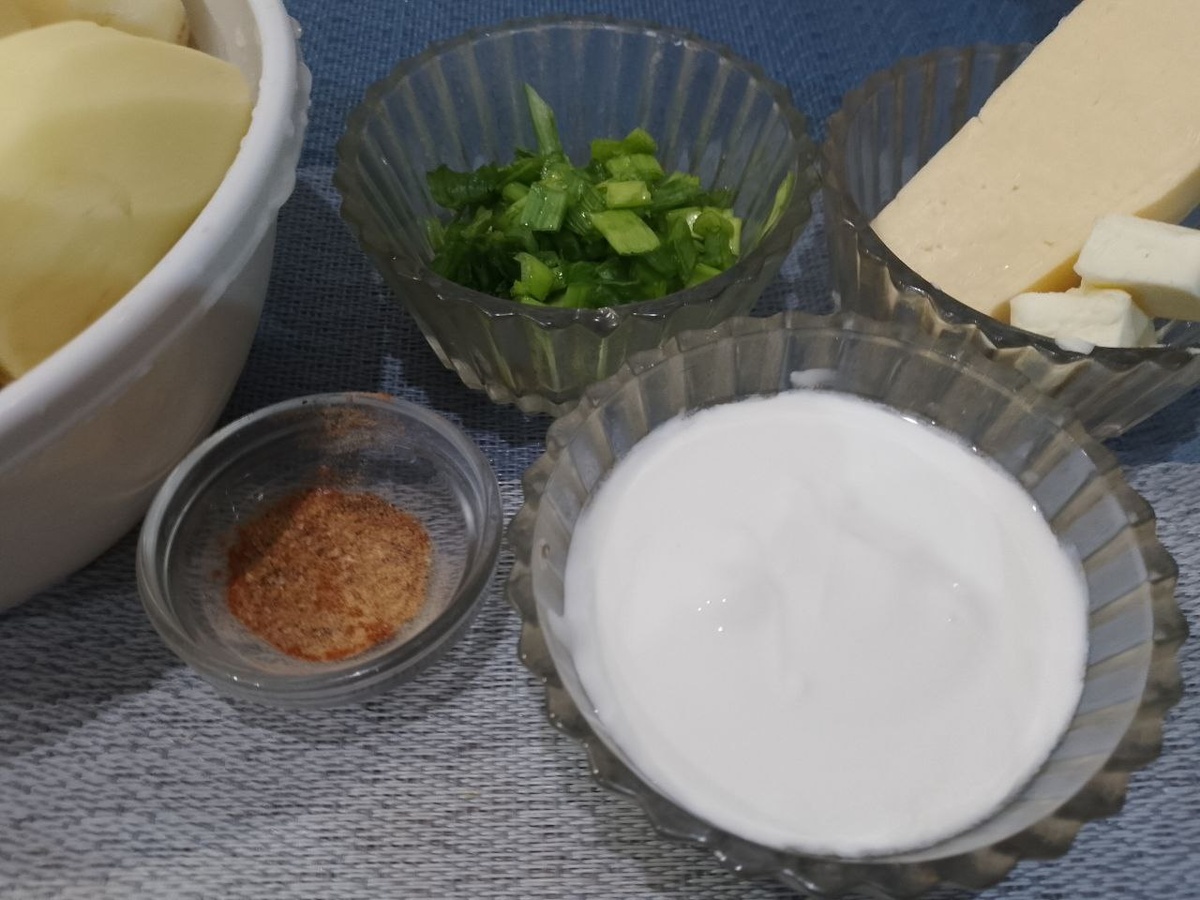 Ингредиенты для приготовления картофеля на сковороде