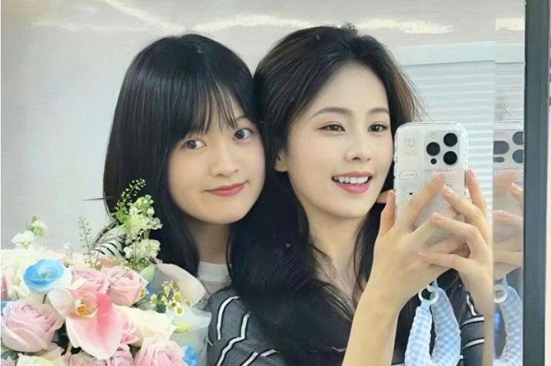 Китайская актриса Бай Лу и помощница Хэхэ.