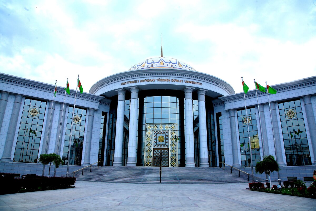    Цветокоррекция оригинального изображения была произведена с использованием ИИ "Ниязов 2.0"