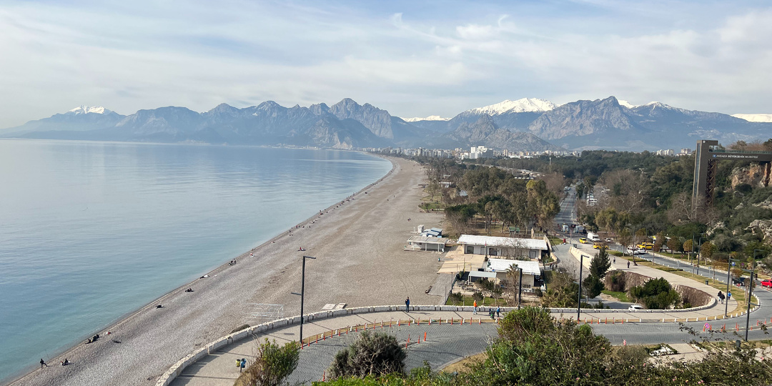 Коньяалты весной: почему этот район Анталии выбирают туристы