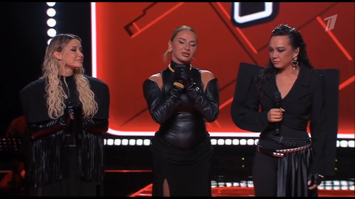 Анна Асти вышла на сцену спеть с дуэтом