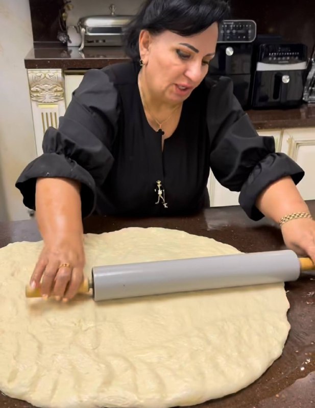 Раскатываем тесто