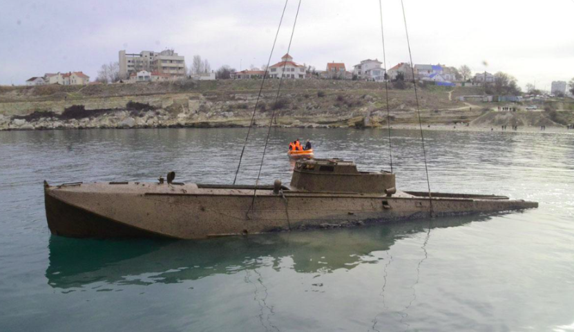 В 1942 году этот катер исчез без следа. Через 78 лет его нашли на глубине 12 метров