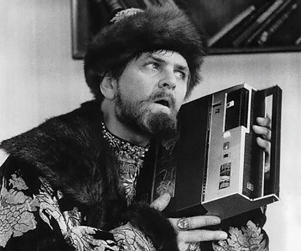 Яковлев/Грозный музицирует. Источник: Яндекс картинки