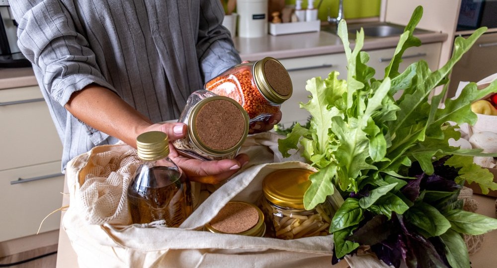 «О’кей»: россияне весной чаще выбирают чай матча, семена чиа и зелень