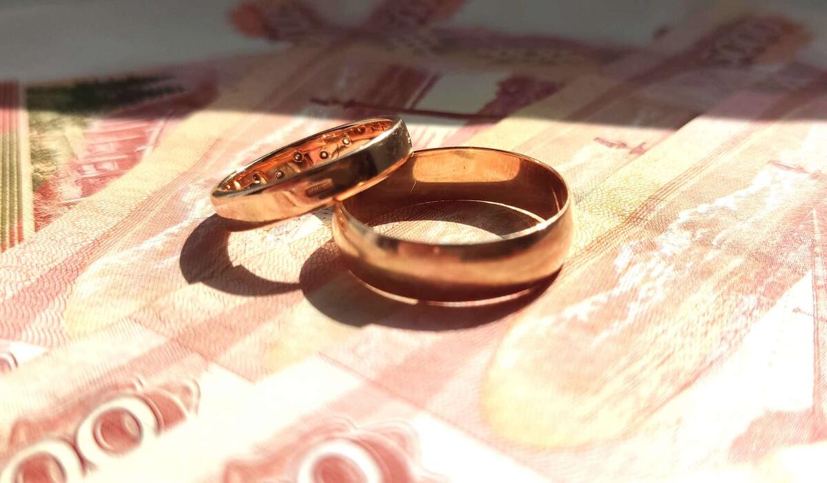 Будут ли в России единовременные выплаты за долгий брак на федеральном уровне: новая инициатива 